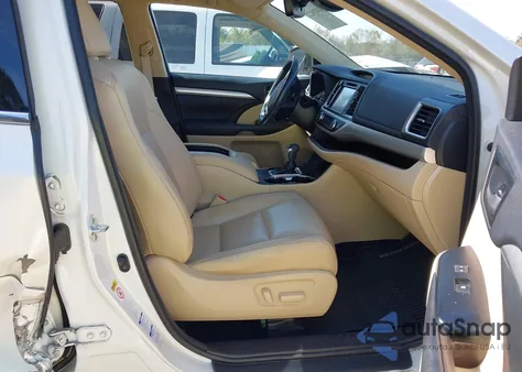 2017 Toyota Highlander Xle z USA, uszkodzony, nr VIN 5TDJZRFH1HS458893